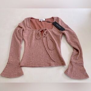 NWT Mauve Elliatt Bell Sleeve Blouse Size Small